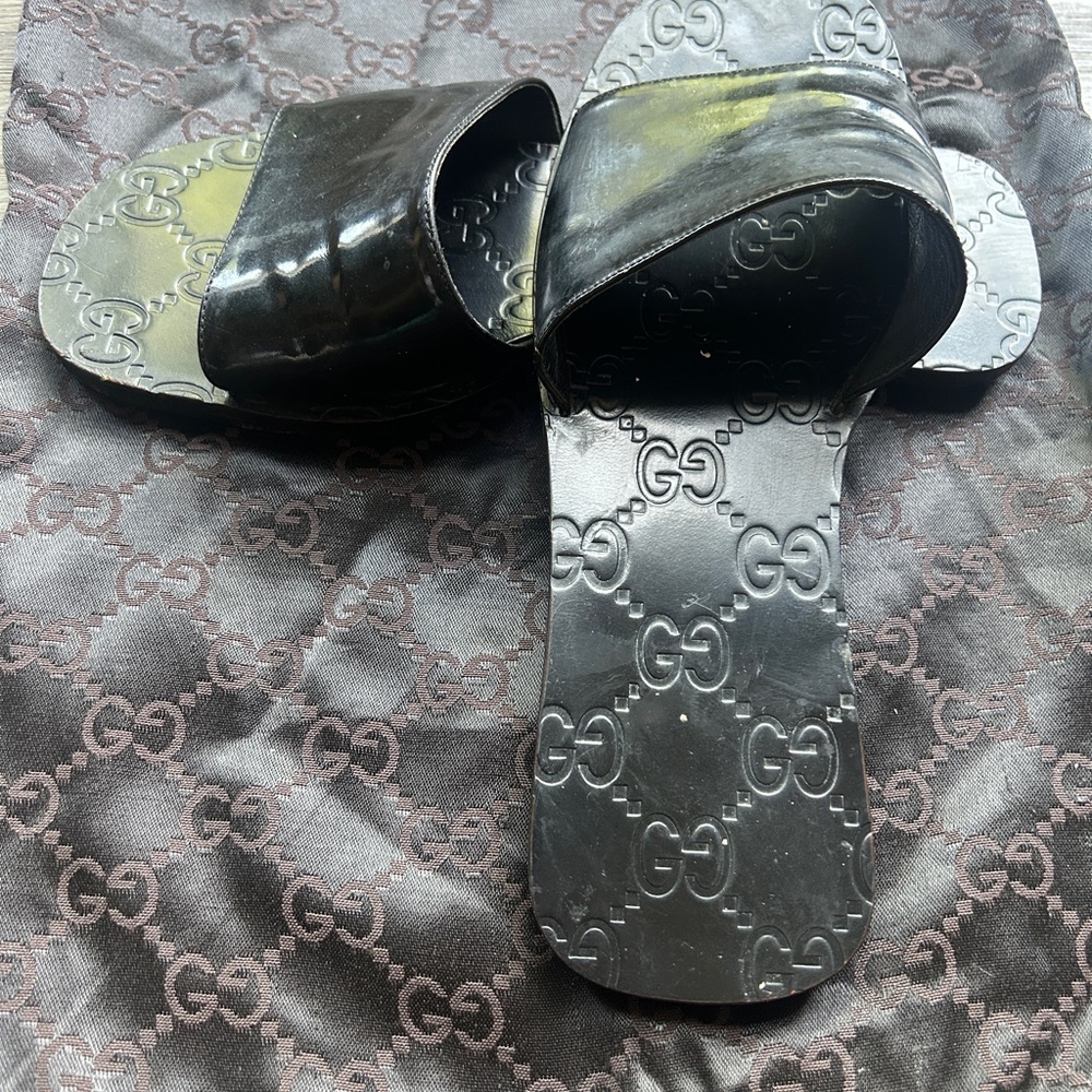 Gucci Black Slide Sandals - Picture 4 of 8